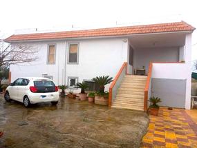 VILLA IN VENDITA A POCHI PASSI DAL MARE!! in Vendita