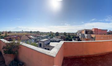 GIRA LA CHIAVE E L’ASCENSORE SI APRE NEL TUO SALOTTO: ATTICO PANORAMICO CON DOPPIA VISTA, MARE E MONTAGNA. in Vendita