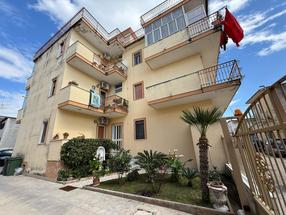 APPARTAMENTO RISTRUTTURATO IN PIENO CENTRO CON POSTO AUTO!! in Vendita