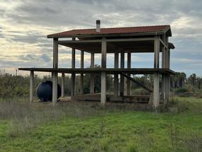 RUSTICO CON TERRENO SU VIGNETO IN ZONA ALTAMENTE PRODUTTIVA!! in Vendita
